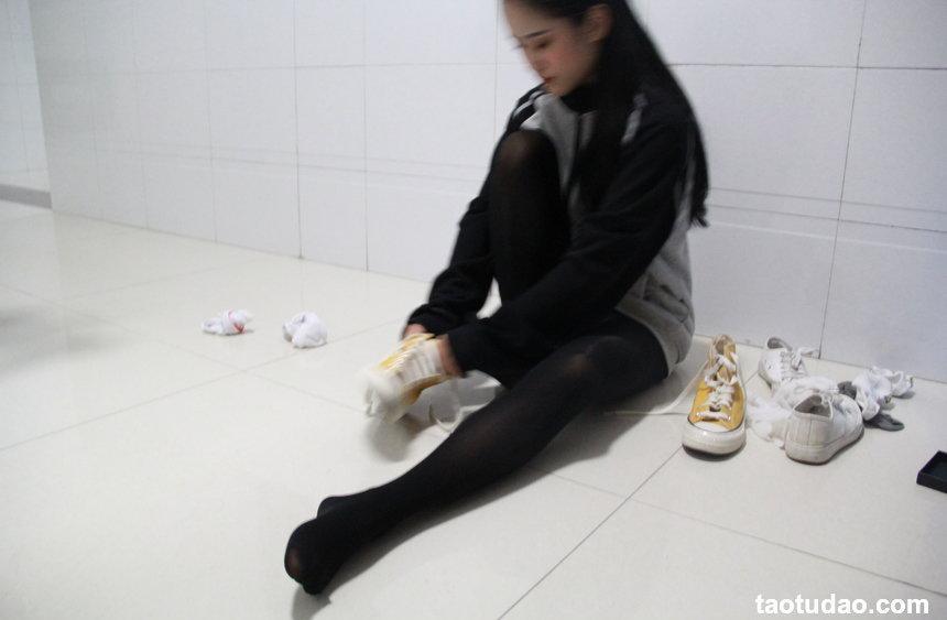 [最爱帆布鞋] 丝袜美腿写真 ON.19 图套+视频