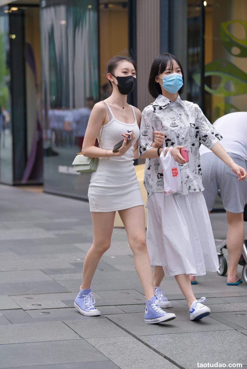 都市丽人吊带包臀裙小姐姐【67P-762MB】