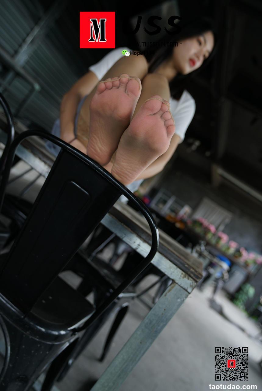 [MussGirl慕丝女郎]NO.010 陈老师长筒蕾丝与少女裙搭配的清纯性感[61P／115MB]