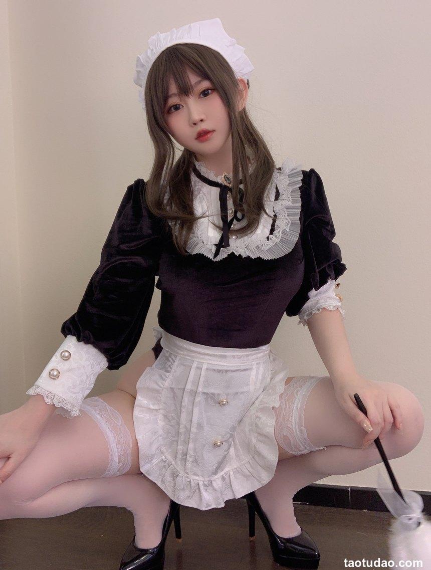 是依酱吖 — 女仆馆长 [50P+5V-225M]