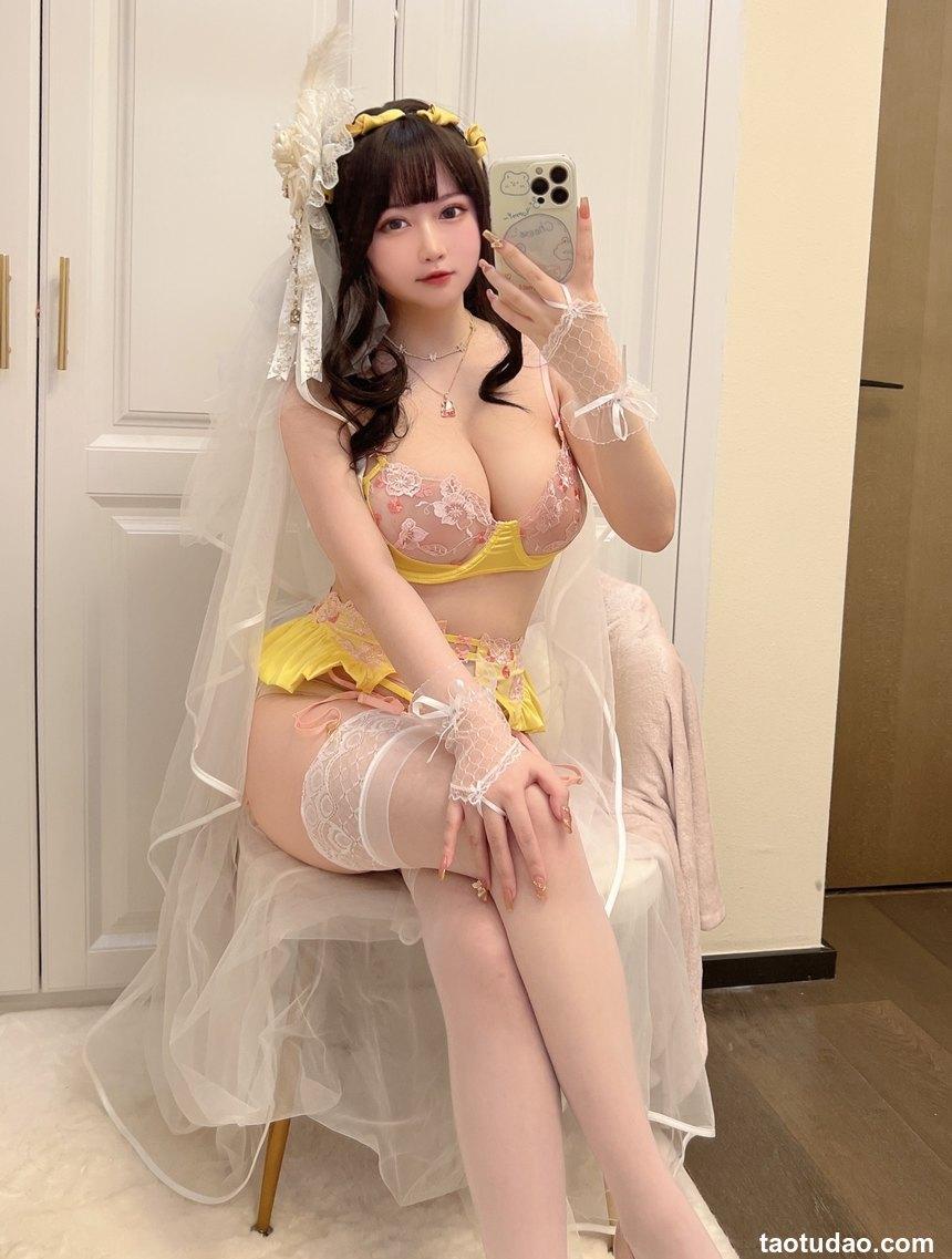 是依酱吖 — 丰满的一月 [60P+11V-365M]