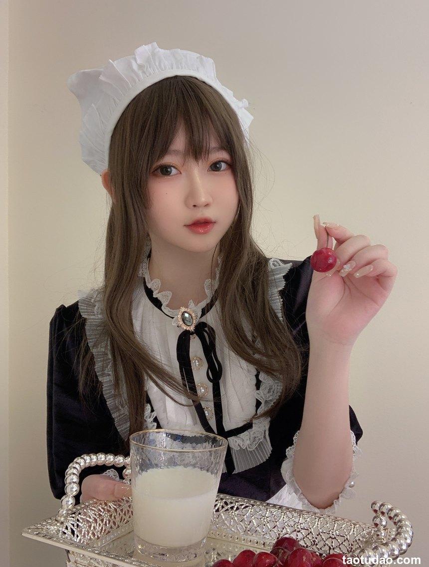 是依酱吖 — 女仆馆长 [50P+5V-225M]