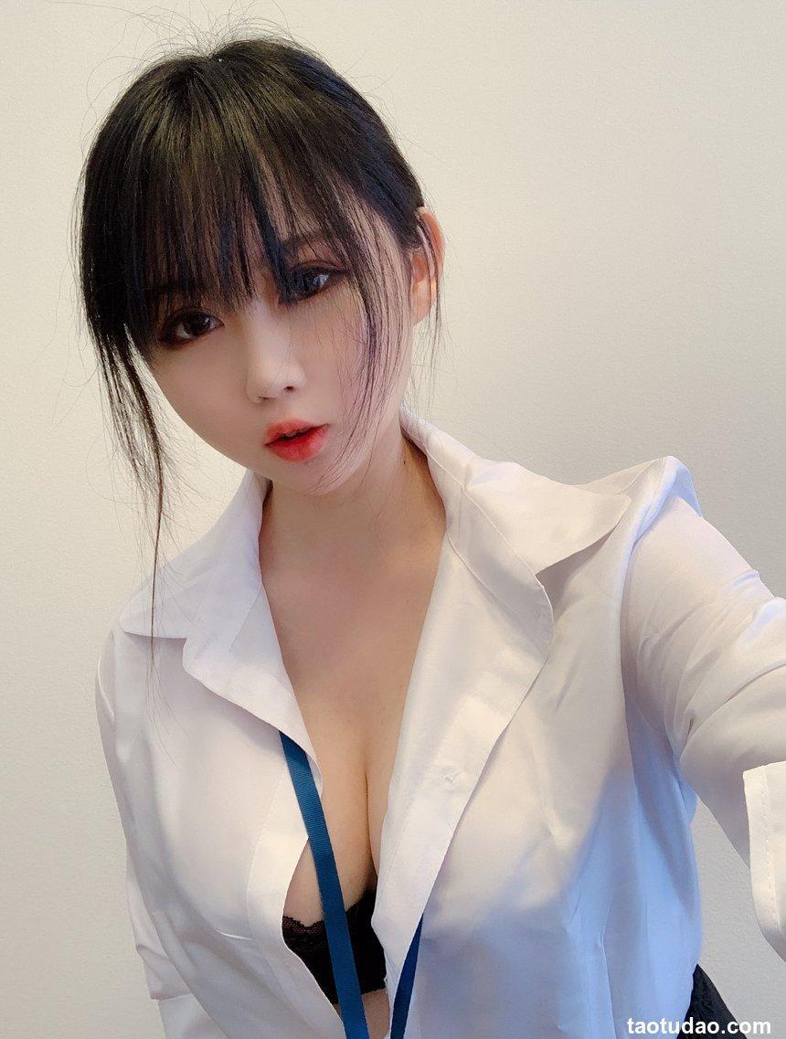 是依酱吖 - 黑丝制服 [29P-57MB]