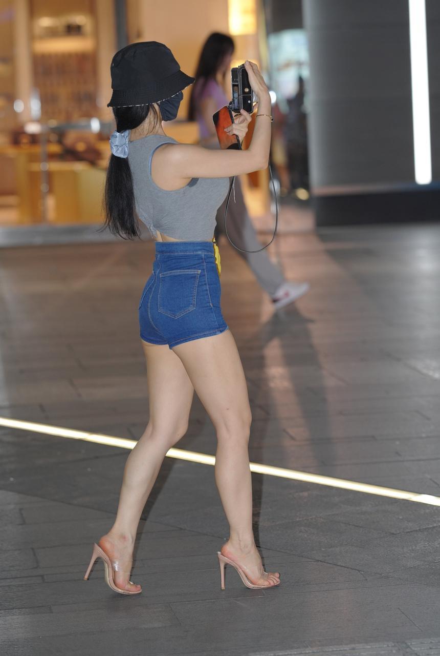 都市丽人牛仔热裤翘屯MM【94P+3V-1.59G】