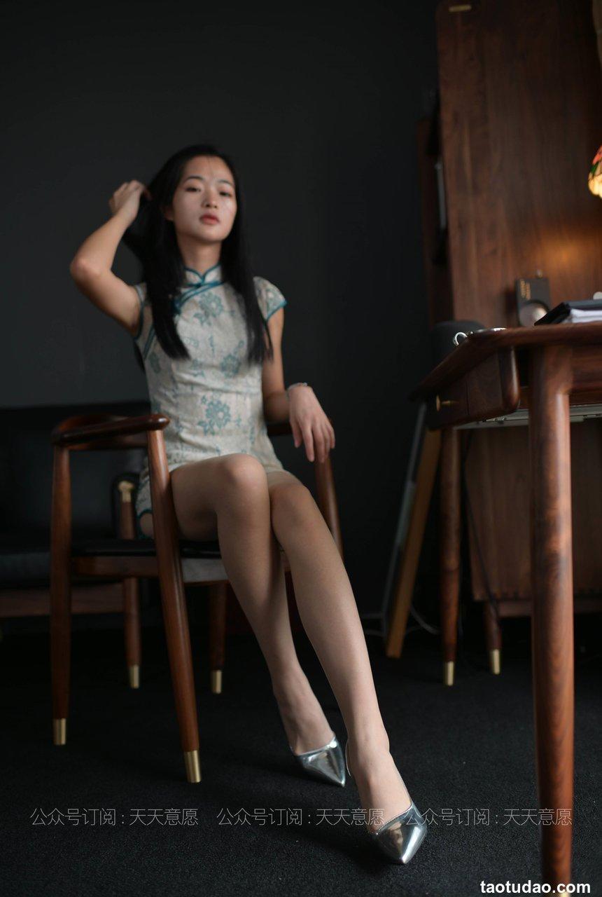 [IESS异思趣向] 2021.04.25 丝享家788：宁宁《爱看书的旗袍美女》[77P／83.2MB]