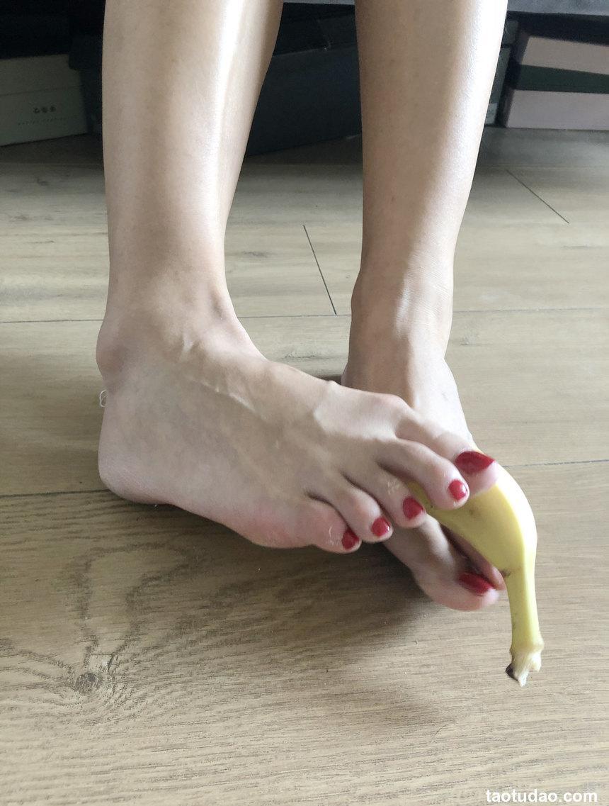 安乔乔 NO.009 踩香蕉 [134P+558M]