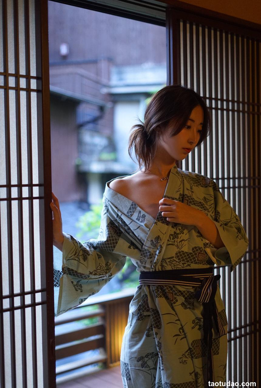 黑川 NO.044 温泉浴衣 [13P-110MB]