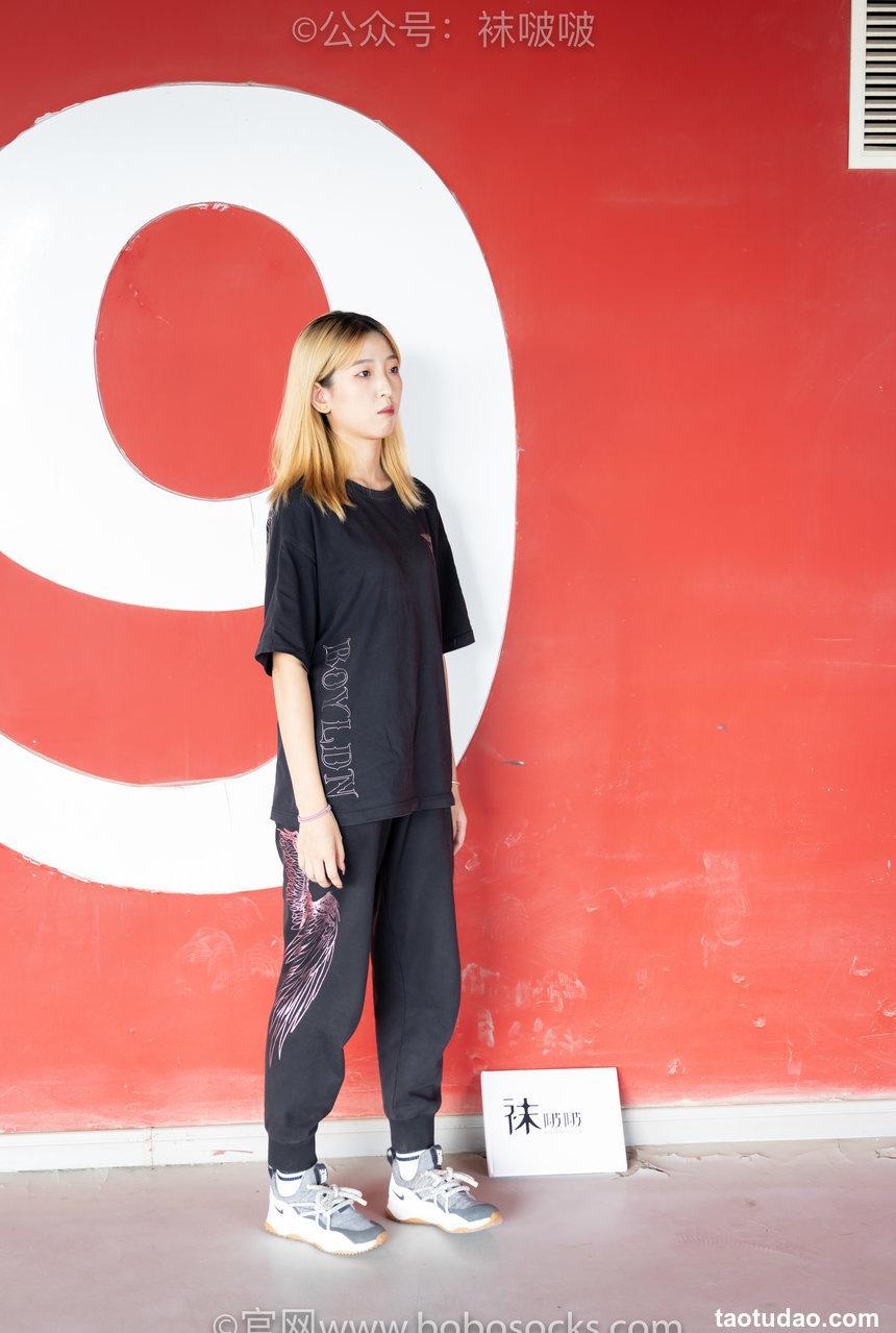 [BoBoSocks袜啵啵]NO.018 木木-运动鞋、白棉袜、裸足[136P+1V／3.94GB]