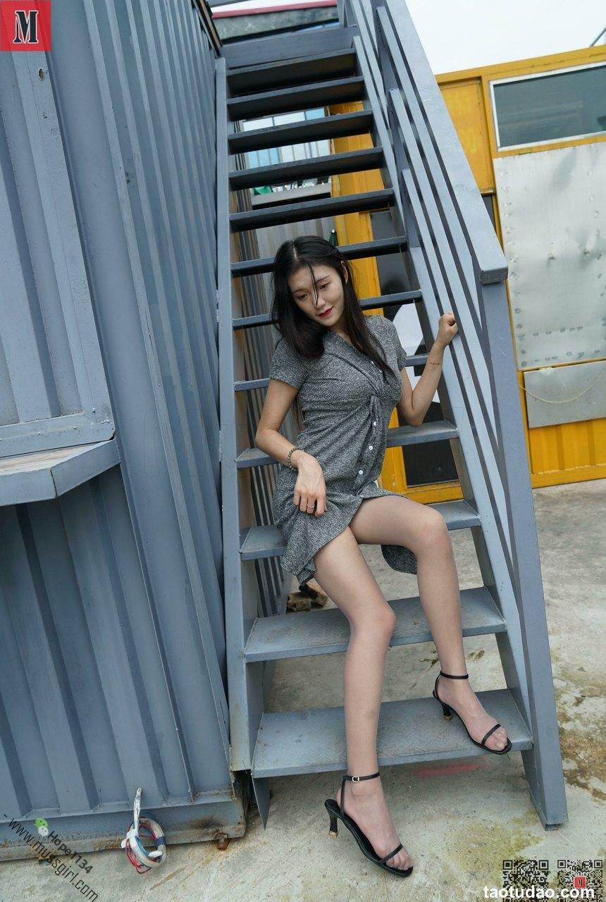 [MussGirl慕丝女郎]NO.219 芭蕾舞蹈演员彬彬优雅长裙秀灰丝[92P／127MB]