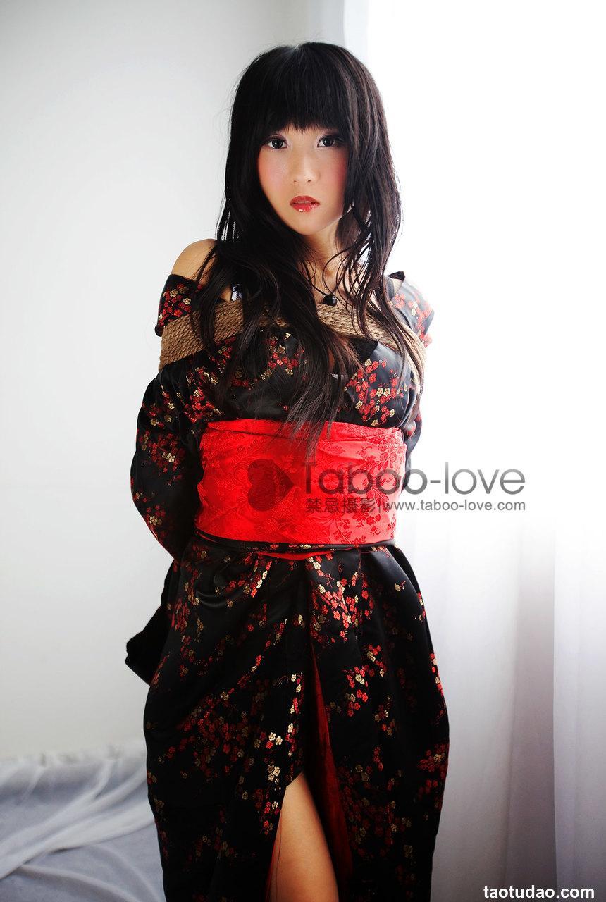 [禁忌摄影]Taboo-love NO.009 阳光房间里日本娃娃[31P／12.5MB]