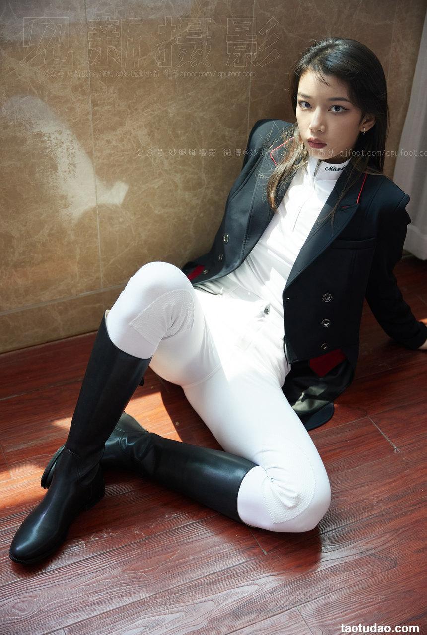 [见新摄影] NO.023-英姿飒爽、帅气少女风、又酷又美的骑术 [324P+1V-2.86G]