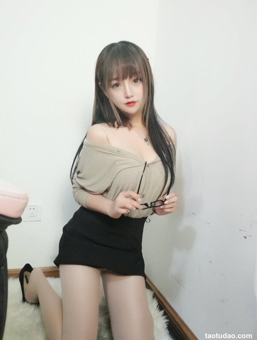 过期米线线喵 丝袜 肉色 [7P 21M]