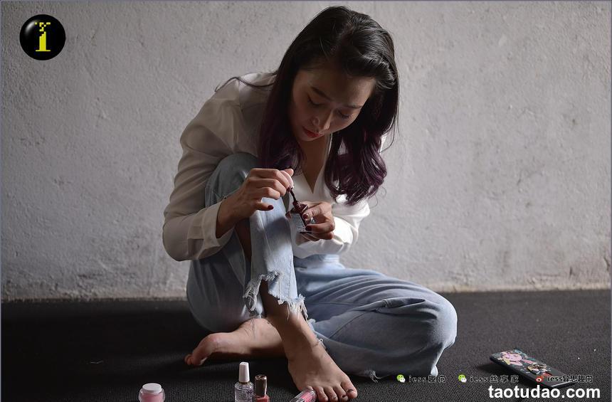 [IESS异思趣向] 普惠集 073 范美美-涂趾甲油