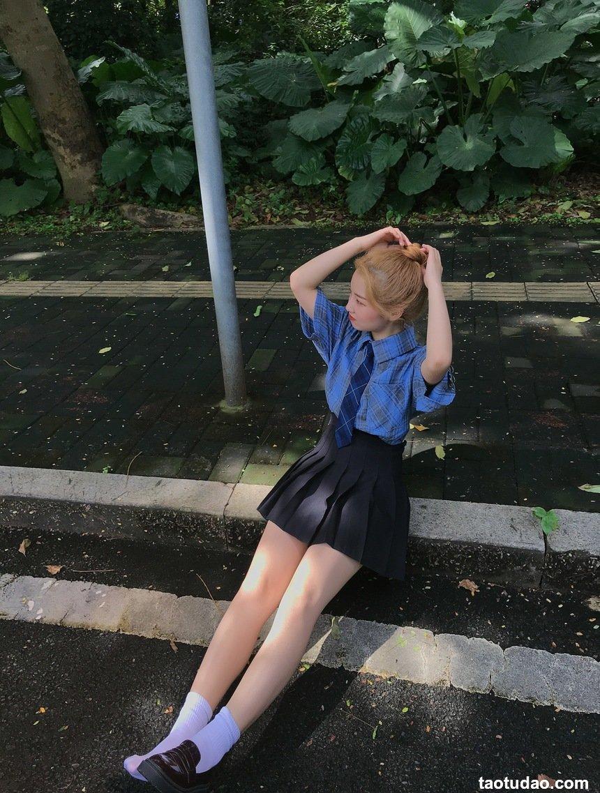 [最爱帆布鞋] 丝袜美腿写真 ON.15 图套+视频