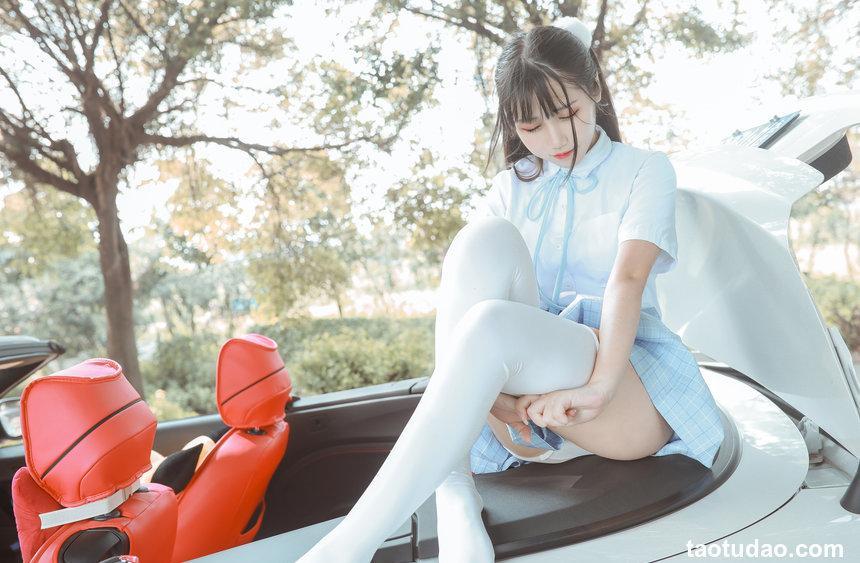 不呆猫 - NO.24 白丝过膝袜 [21P12V-209MB]