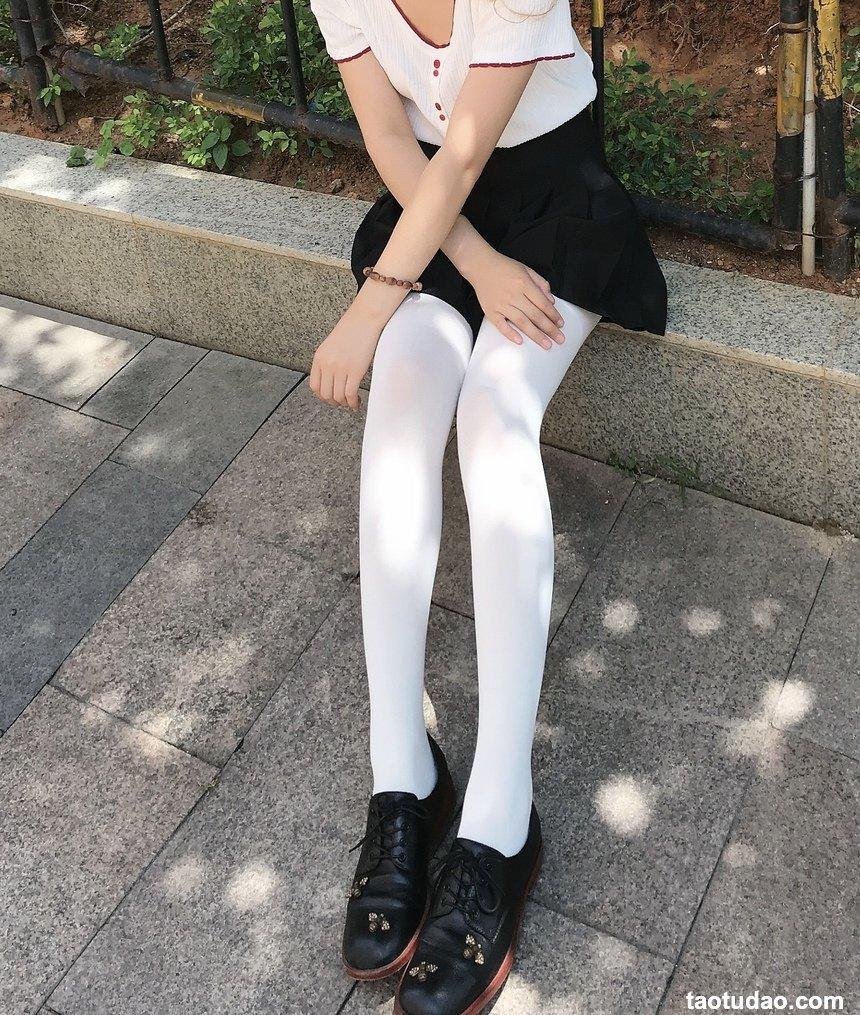 [最爱帆布鞋] 丝袜美腿写真 ON.17 图套+视频