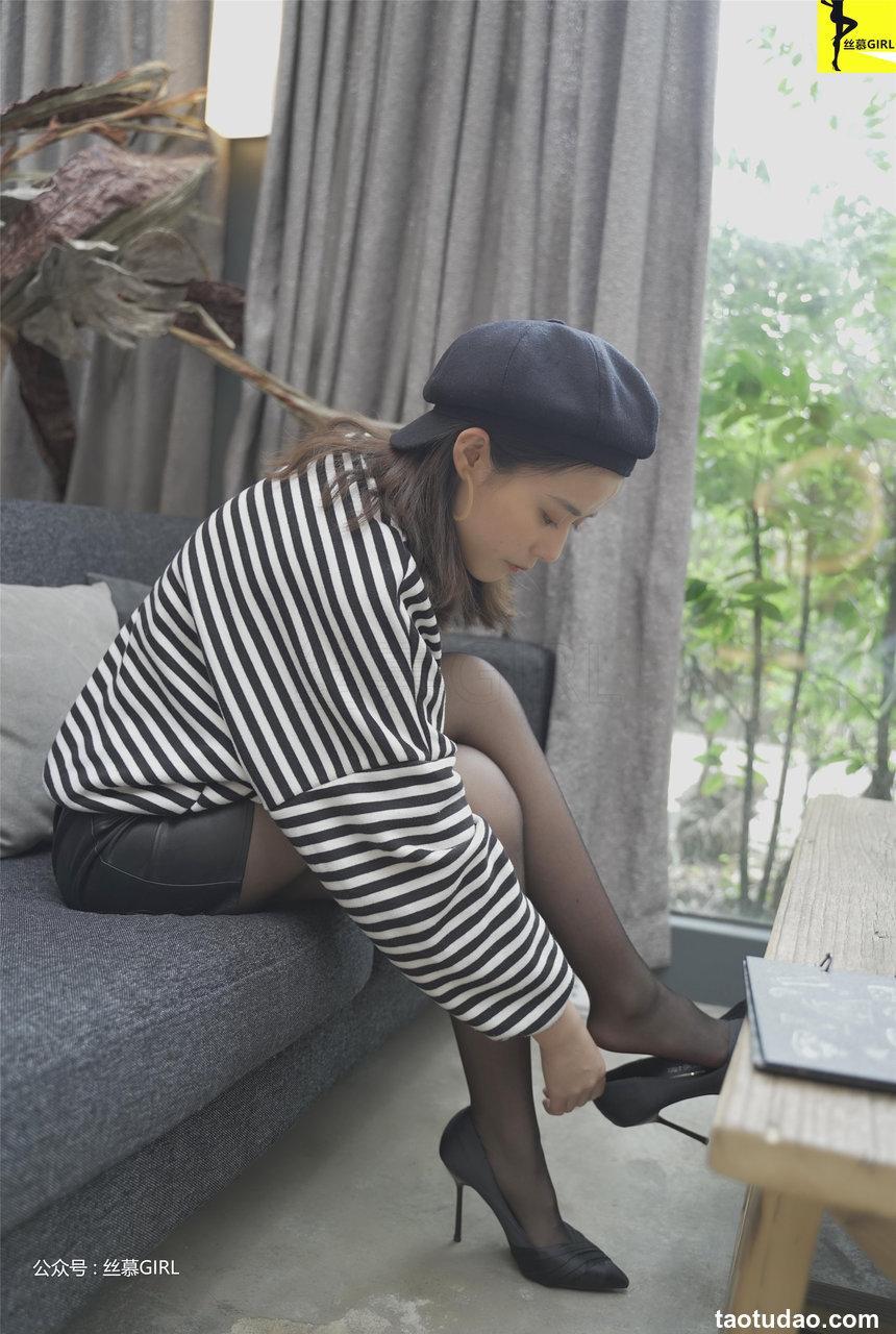 丝慕写真 第025期 模特：四月《谁是谁的腿》