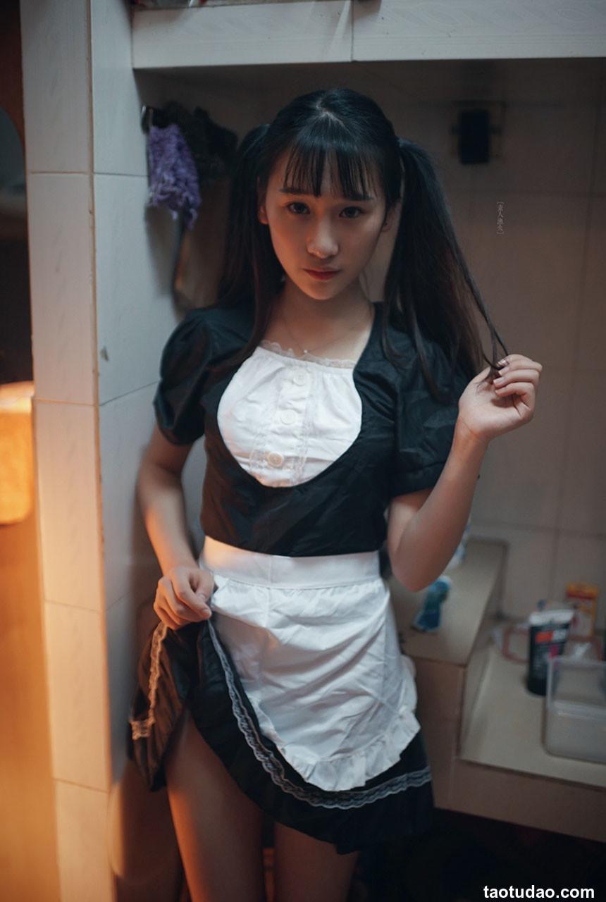 向大佬低头双马尾萌妹 深圳校服女仆装 香港之行[ 84P/264M]