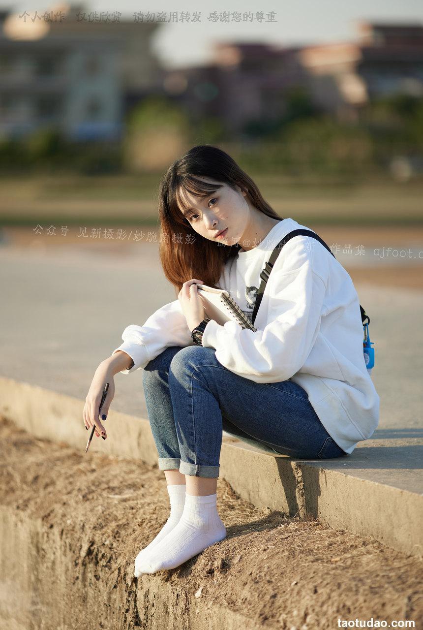 [见新摄影]追赶落日余晖的逆光少女 [133P+1V-948MB]