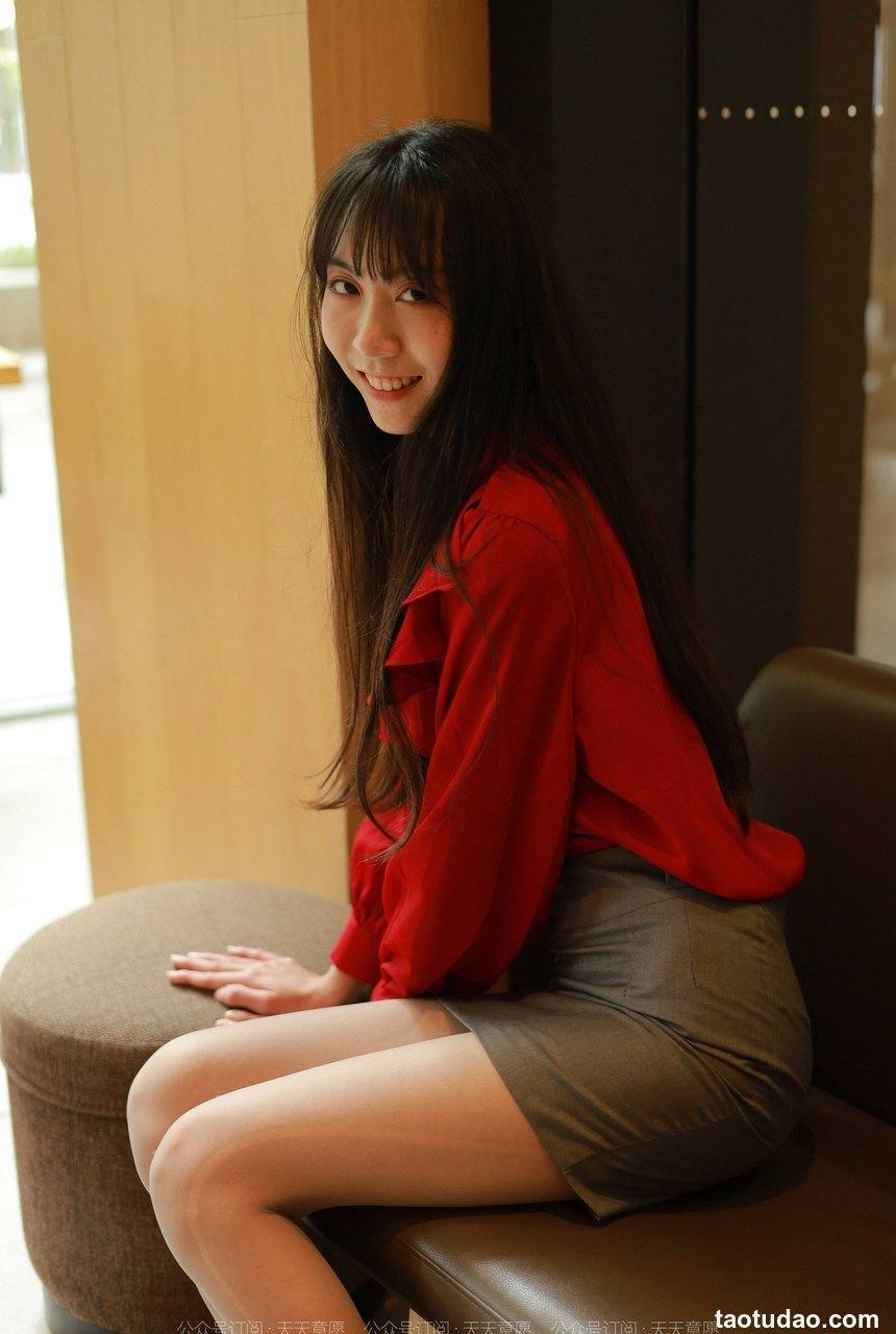 [IESS异思趣向] 2022.06.02 丝享家1105：团团《对面的美女同事》[86P／130MB]