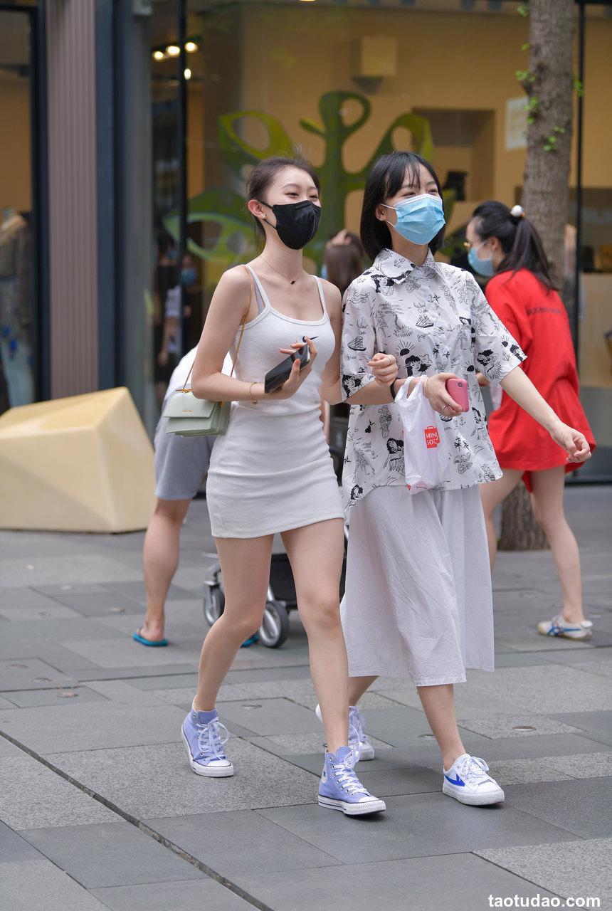 都市丽人吊带包臀裙小姐姐【67P-762MB】