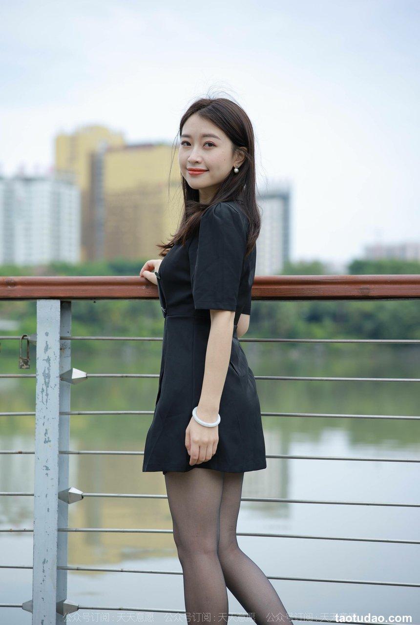 [IESS异思趣向] 2021.10.20 丝享家953：小婕《桥上的美女》[96P／165MB]