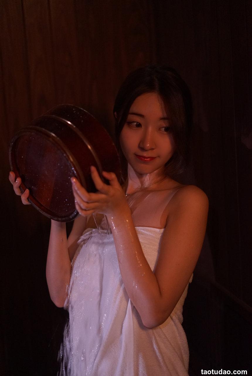 黑川 - 浴巾 [13P-93MB]