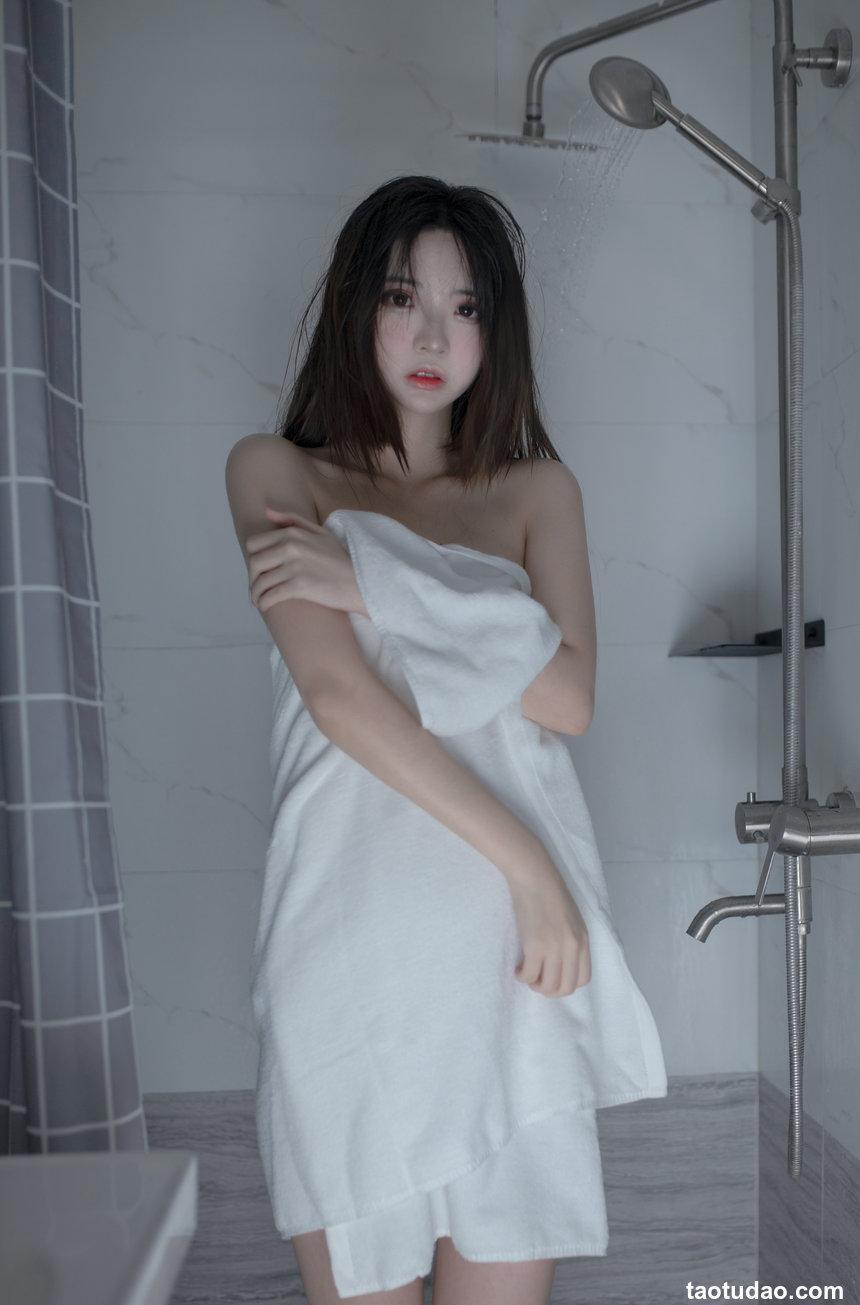 疯猫ss NO.062 - 思绪之浴室[30P／391MB]