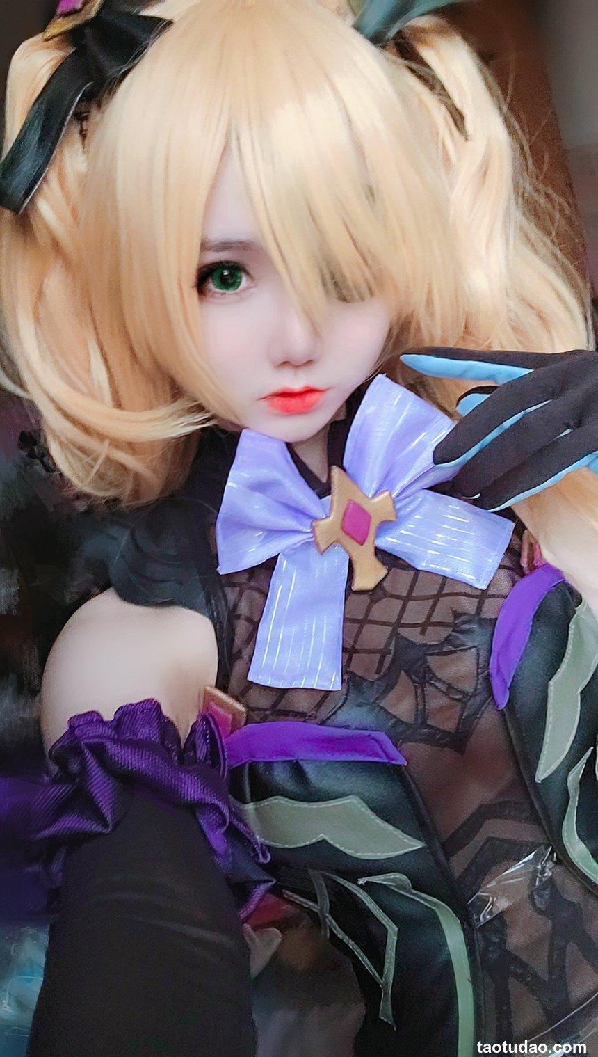 Sally Dorasnow NO.018 – Fischl Selfie[15P／19.3MB]