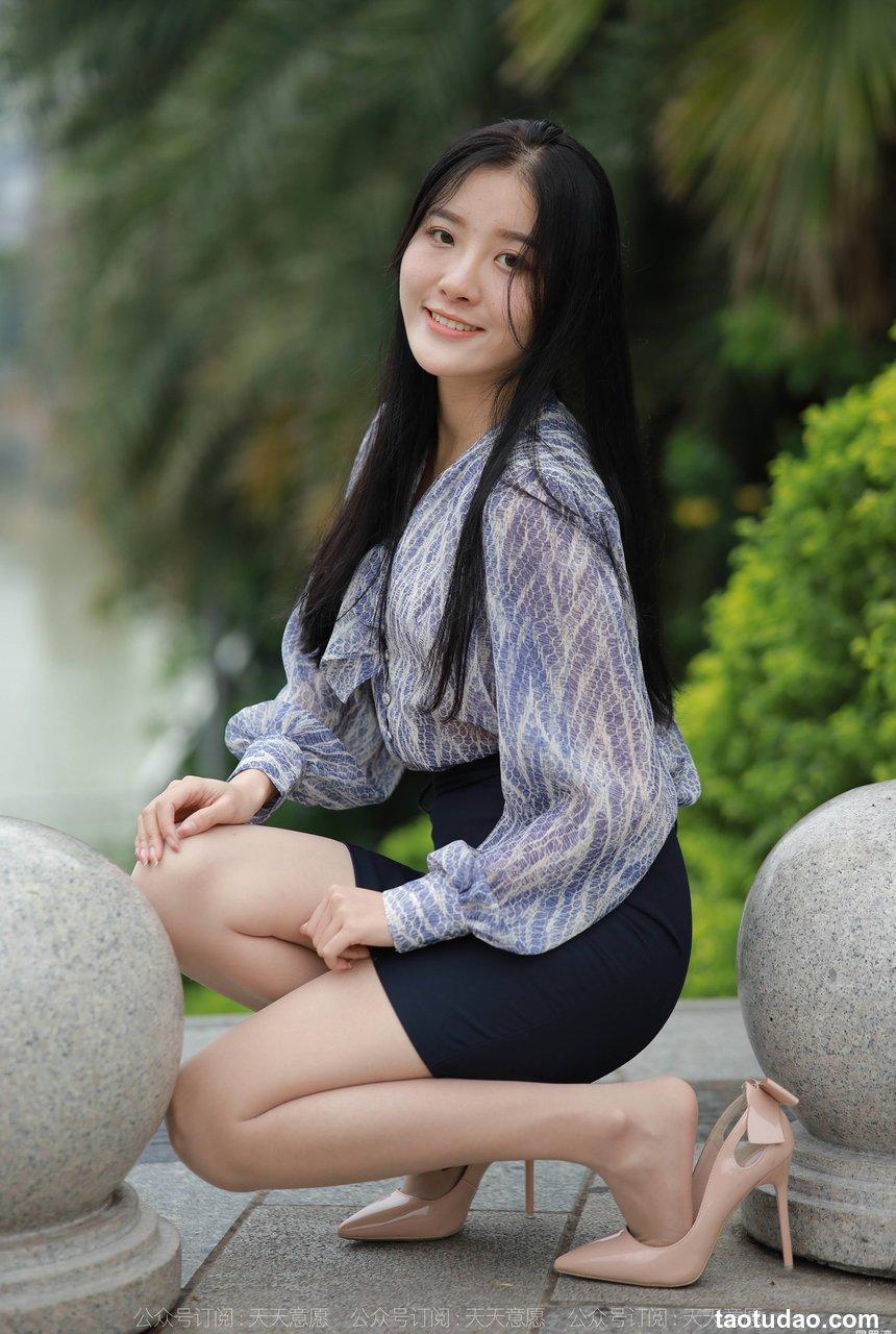 [IESS异思趣向] 2021.10.25 丝享家957：婉苹《公园偶遇美女》[92P／399MB]