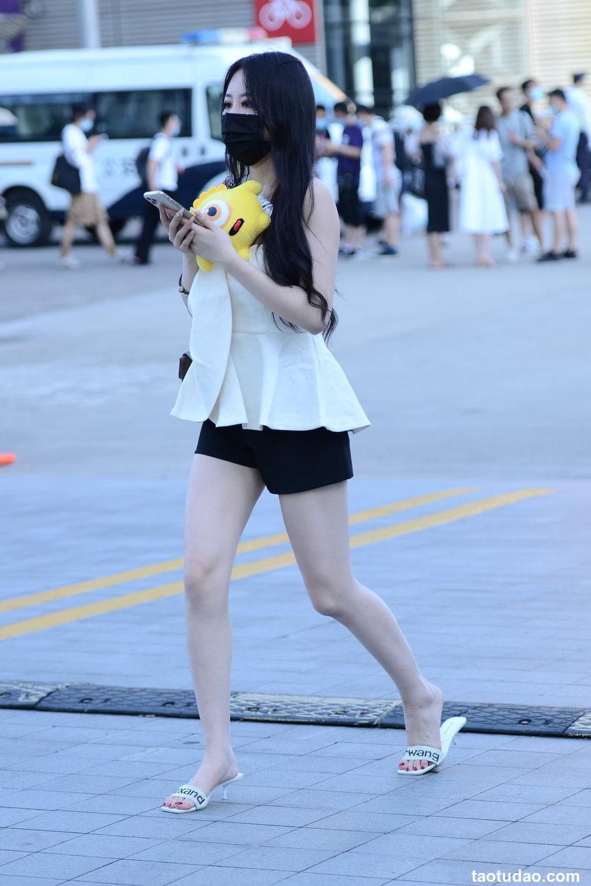 都市丽人戴着黑色口罩的漂亮美女 【35P-184MB】