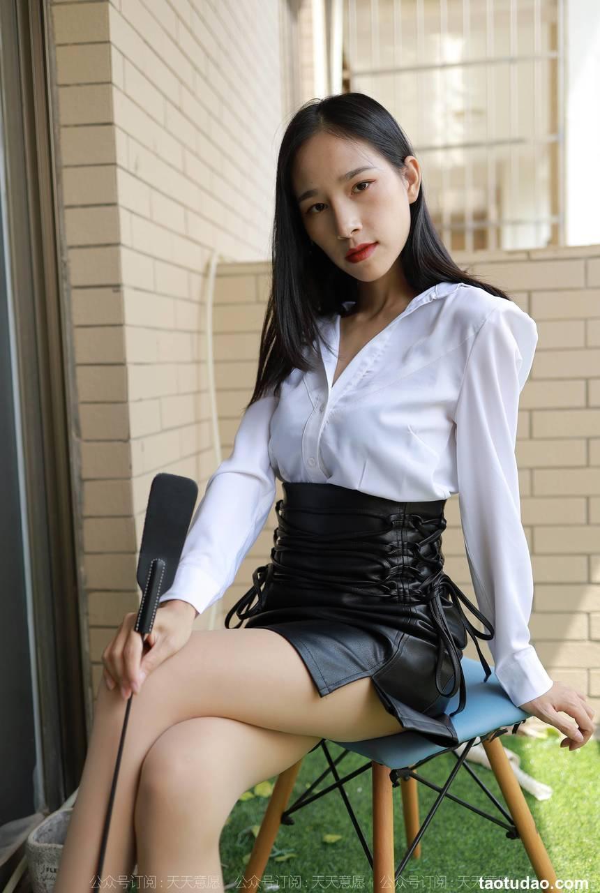 [IESS异思趣向] 2021.10.05 丝享家938：美子《姓感绑带裙》[92P／104MB]