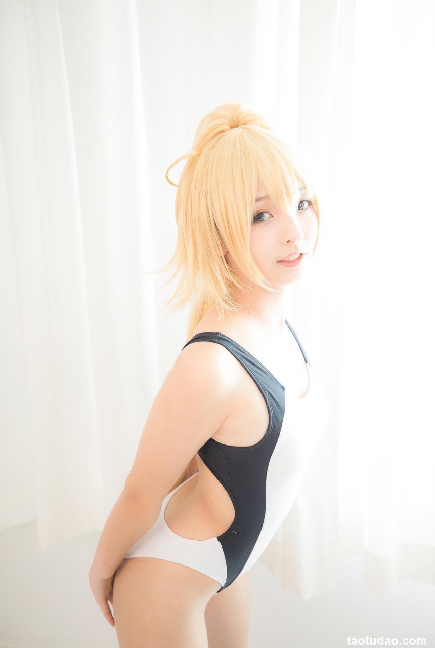 神楽板真冬 — 贞德泳装[150P／312MB]