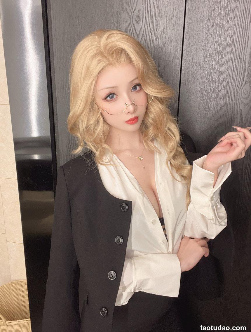 rioko凉凉子 – 《女上司单人版》[55P+13V-1.02GB]