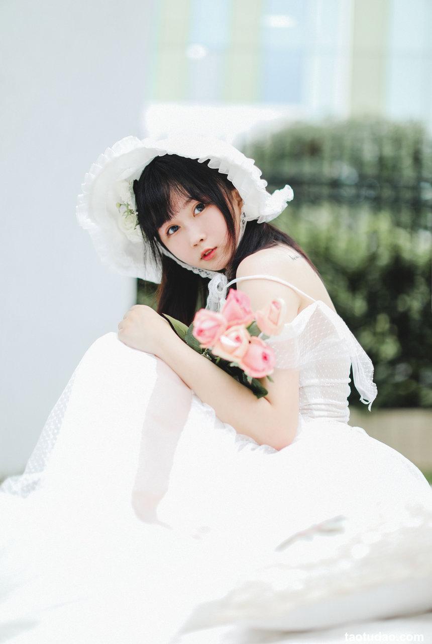 是依酱呀 - NO.21 依酱私人拍摄图 [30P-165MB]