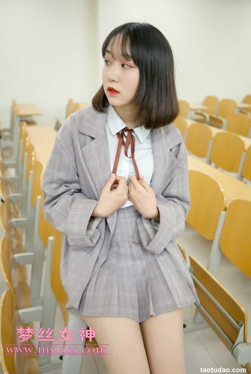 梦丝女神 刘诺-教室顷语 [61+1P]