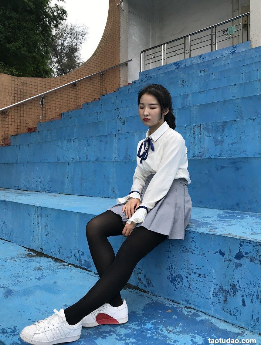 [最爱帆布鞋] 丝袜美腿写真 ON.10 图套+视频