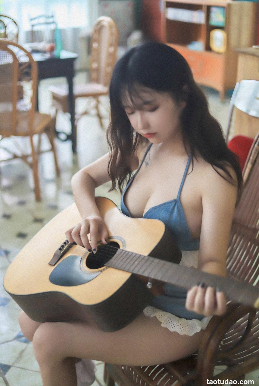 棕桠阿狗崽 - NO.01 桃子听蝉 [22P-276MB]