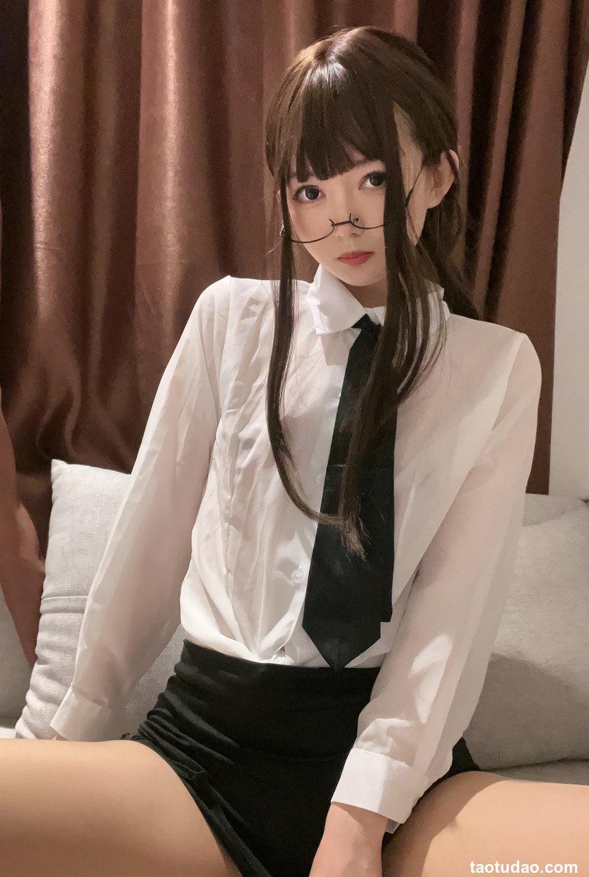 51酱 - NO.10 肉丝眼镜娘 [52P+7V-421MB]