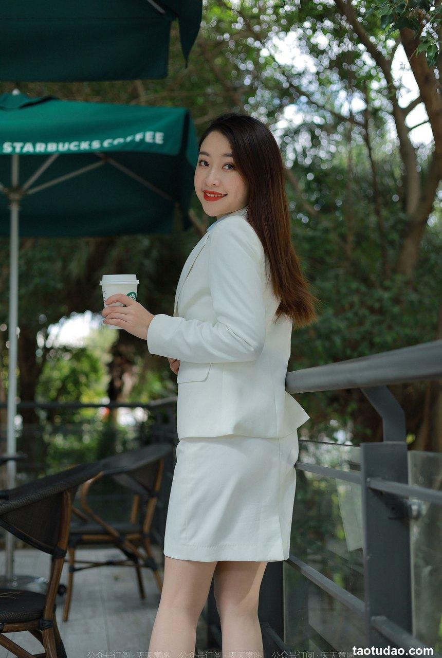 [IESS异思趣向] 2022.04.10 丝享家1055：小婕《都市白领》[93P／132MB]