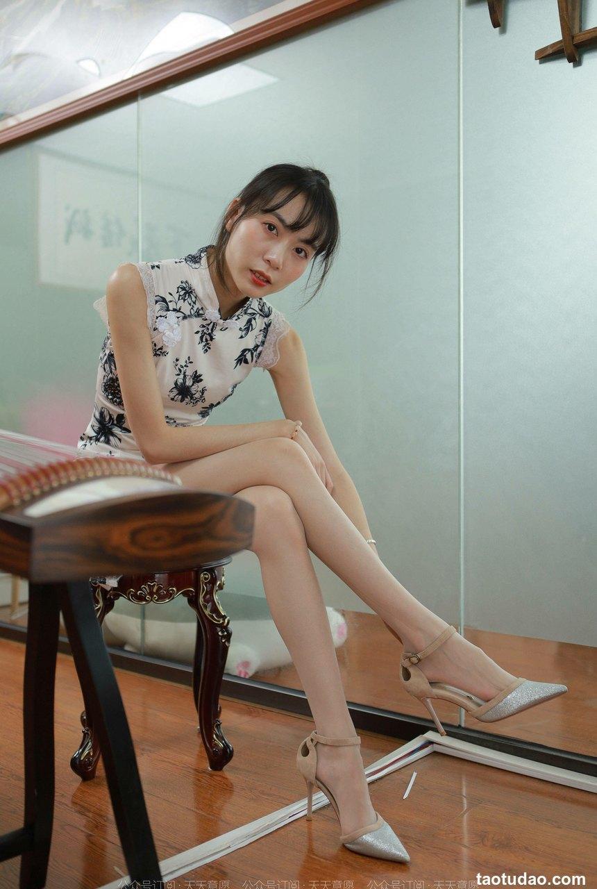 [IESS异思趣向] 2022.02.20 丝享家1008：团团《长腿琴艺美女》[98P／171MB]