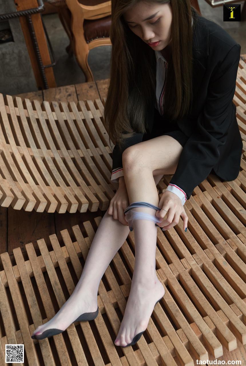 IESS异思趣向 羽西 鱼嘴与吊带袜 [95P]