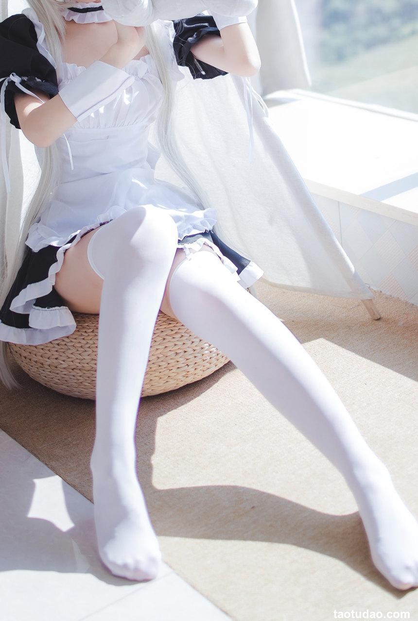 Coser衣衣 - NO.09 穹妹女仆 [28P-46MB]