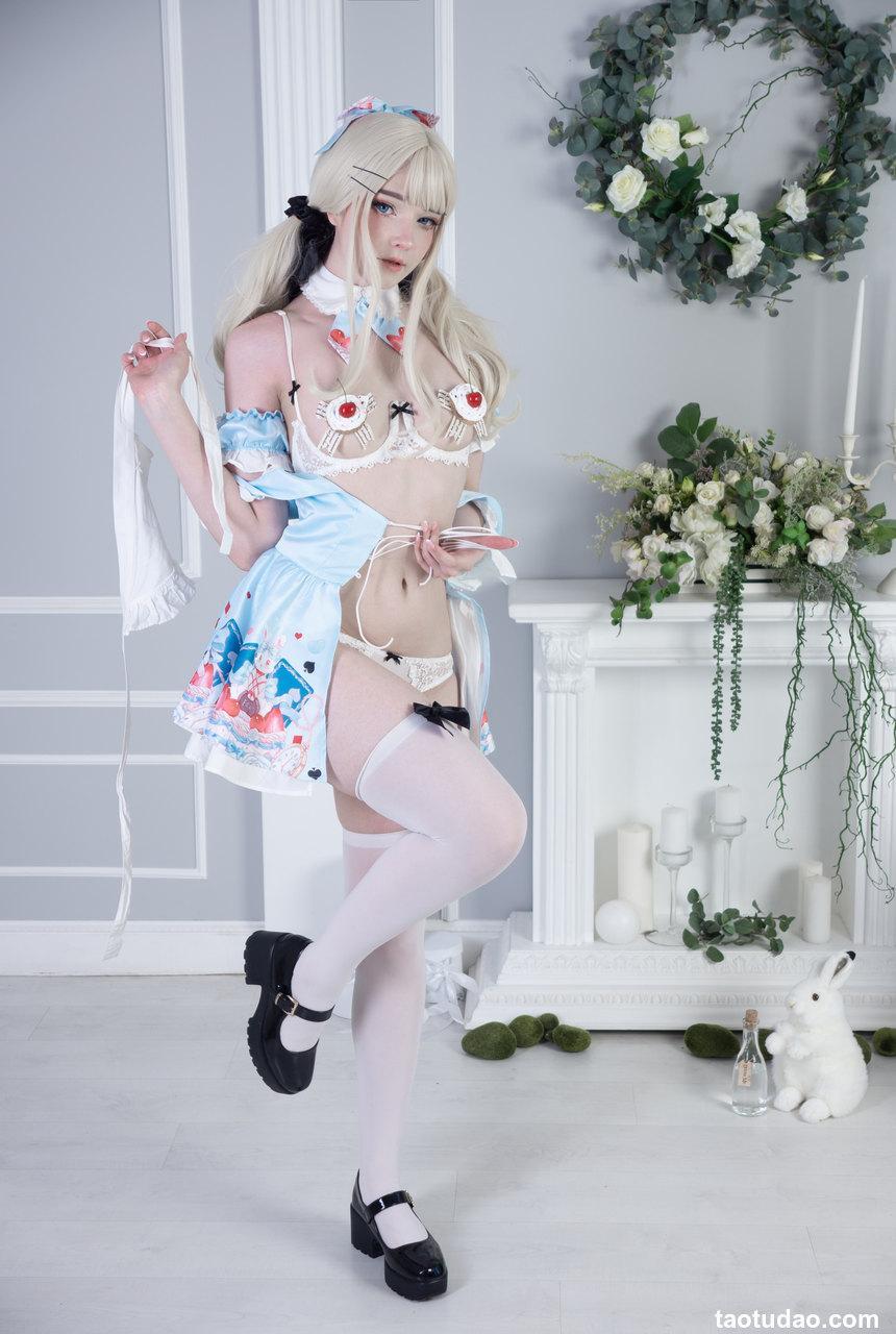 Candy Ball -  Alice in Easterland [58P-208MB]