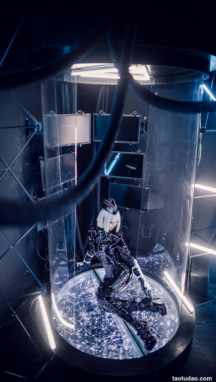 izumi泉桃子 NO.006 — 帝国通讯官[30P／232MB]