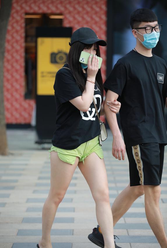 都市丽人绿色热裤妹子【72P-746MB】