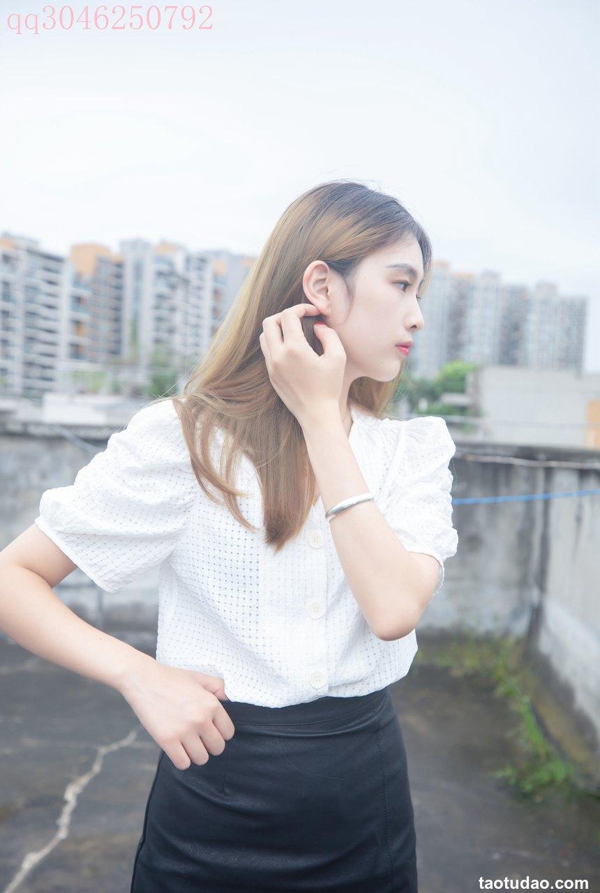 [MSLASS梦丝女神]2021.09.28 NO.161 天台肉丝 王晓瑞[70P／491MB]