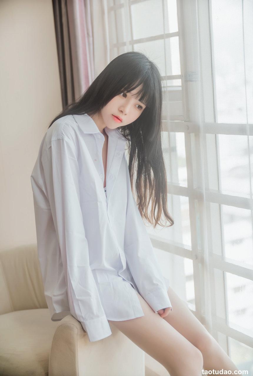 COS 桜桃喵 – 白衬衫双马尾 [47P]