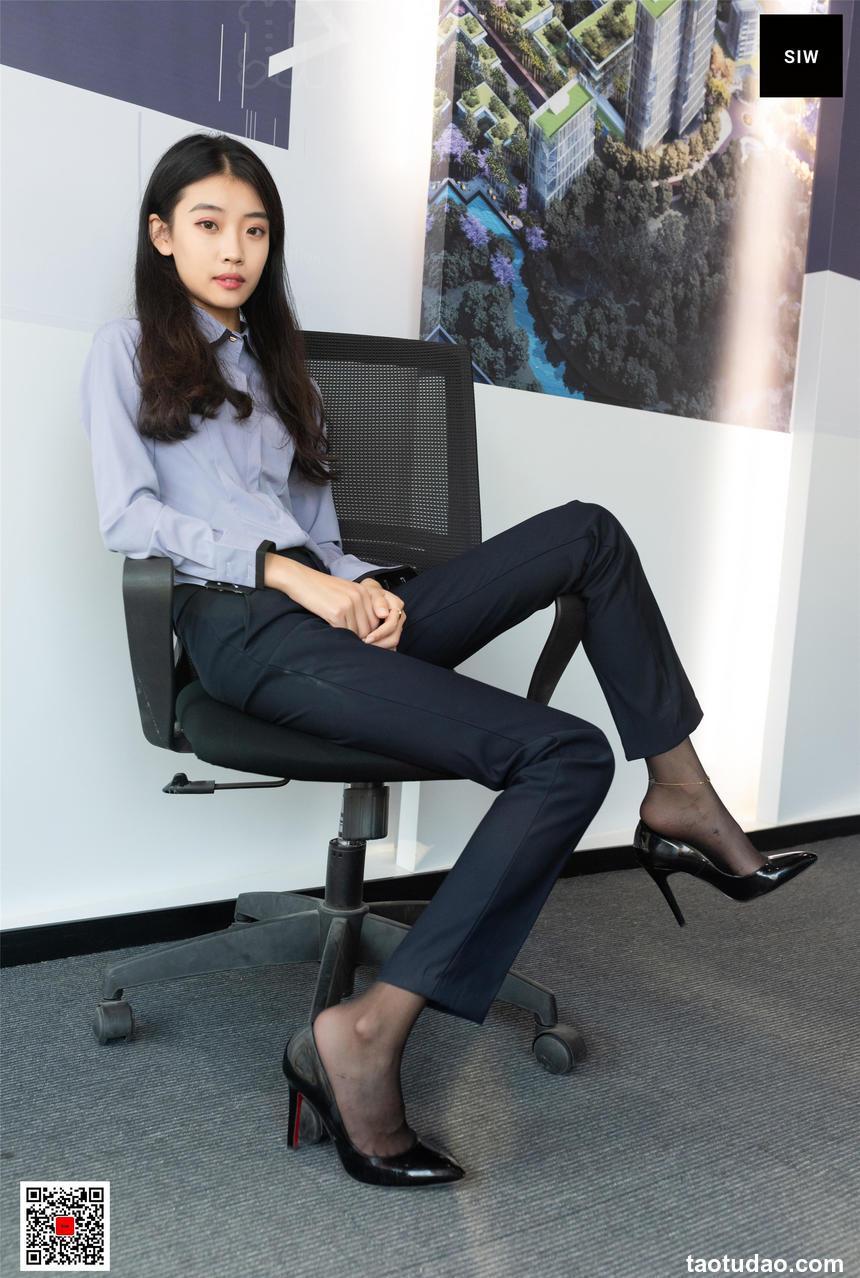 SIW斯文传媒 086 嘉慧 长袖立领茄紫色蝴蝶结淑女套裙 [69P-52M]