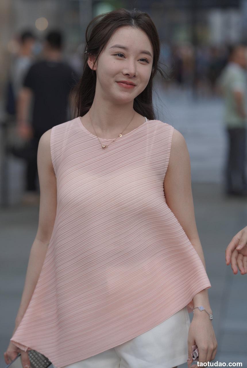 都市丽人爱笑的美女【75P-842MB】